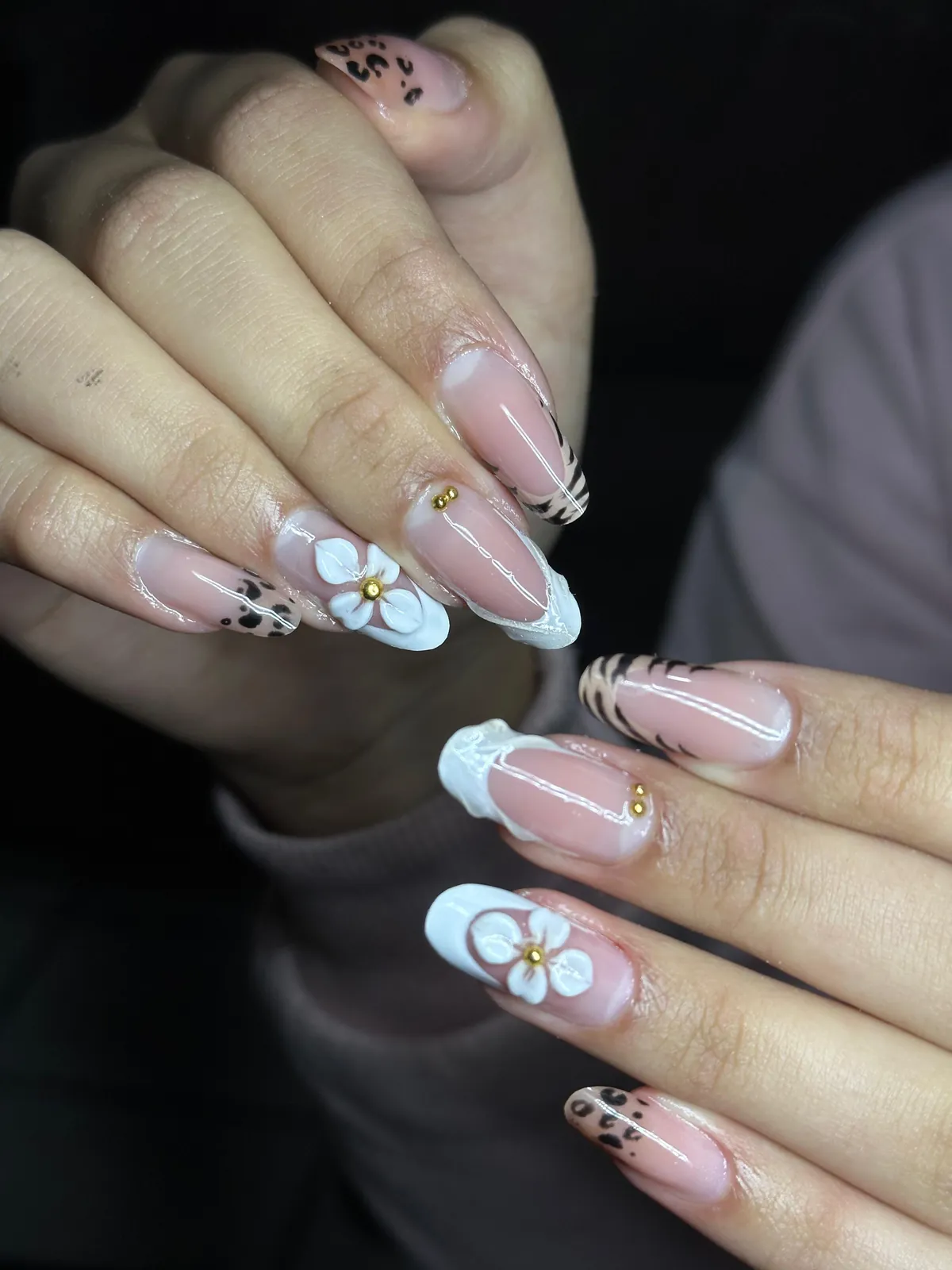 Alongamento molde F1 com nail art delicada